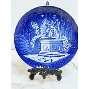 Bing & Grondahl Christmas Plate “Hans Christian Andersen in the King's Garden"